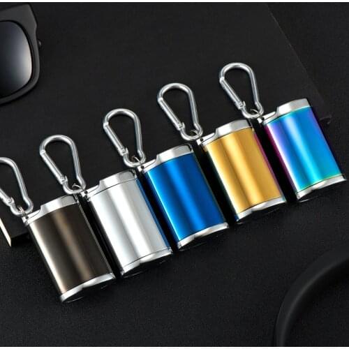 Creative Portable Mini Metal Ashtray Pendant Keychain Outdoor Carabiner Smoking Accessories for Weed Ash Tray Weed Ash Tray Mold