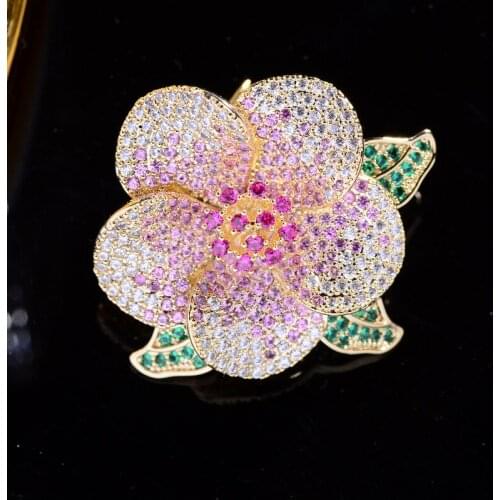 Luxury Jewelry Camellia Zircon Brooch Elegant Temperament Flower Clothing Pin Coat Clothing Accessories Brooch for Women Pin
