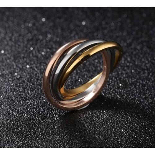 Top Quality Fashion Smooth 3 Circles Ring Stainless Steel Tricyclic Tricolor Knuckle Ring for Women Can be Used as a Pendant