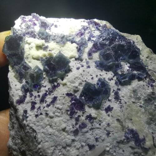 572.3gNatural dark purple Fluorite Crystal Mineral healing energy ring vein teaching specimen stone home decoration collection