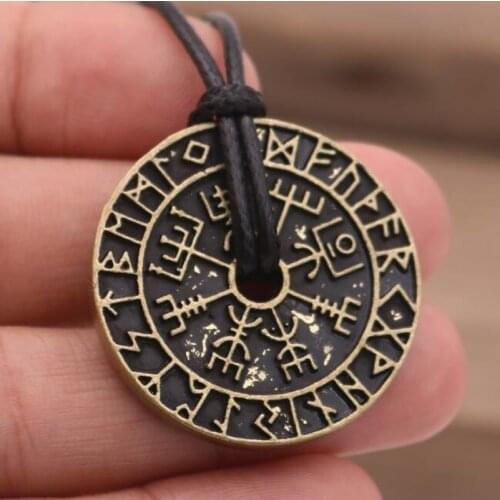 Vintage Punk Nordic Viking Rune Compass Pendant Necklace Alloy Pagan Amulet Jewelry