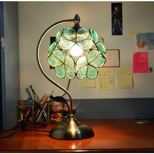 Tiffany Retro Table Lamps Modern Bedroom Bedside Lights Personality Glass Petal Table Light Coffee Shop Decoration Night Lights