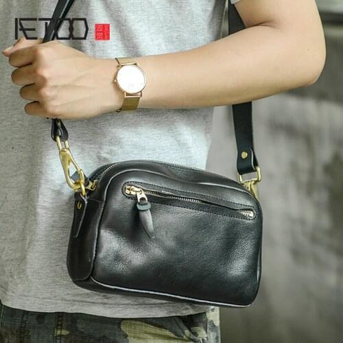 AETOO Vegetable tanned leather mobile phone bag, mens mini simple messenger bag, leather shoulder bag