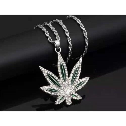 Boho Maple Leaf Pendant Necklace Iced Out Crystal Zircon Rhinestones Weed Maple Pendant for Men&Women Hip Hop Rapper Jewelry