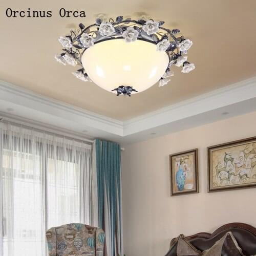 American Retro Black and white rose ceiling lamp restaurant Princess room lamp Korean romantic led flowers ceiling lamp
