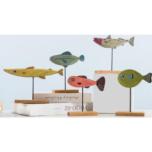 Adorable Fish Statue Exquisite Stable Cartoon Fishes Sculpture Colorfast Wood Cute Fish Table Sculpture Stand for Living Room