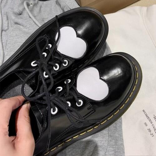 2021 Heart Shaped Flat Platform Women Single Shoes Thick Bottom Leather Shoes Lace Up Round Toe Sweet Ladies Sexy Party Loafers