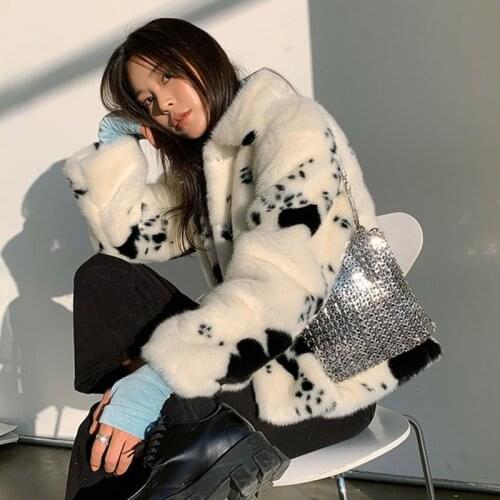 Small Cow Pattern Imitation Mink Fur Coat Female Short Thick Black and White Spotted Plush Coat Furry Faux Fur Coat Women Winter