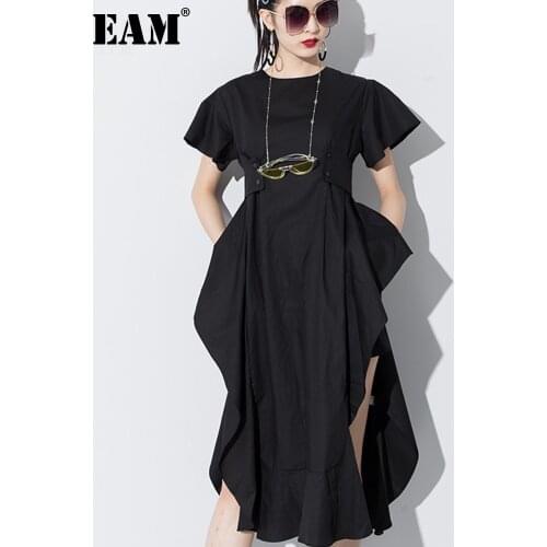 [EAM] 2021 New Spring Summer Round Neck Short Sleeve Black Loose Ruffles Side Vent Loose Temperament Dress Women Fashion JS568