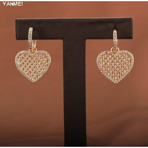 Hollow Love Fashion Earrings High-end Elegant Ladies Must-have Earring Exquisite Shiny Zircon Bridal Jewelry Classic Accessories