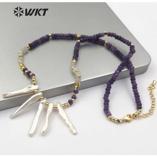 WT-JN105 WKT Natural Pearl Necklace Gold Electroplated Necklace Brass Beads Themed Pendant In Randomly Shape Necklace