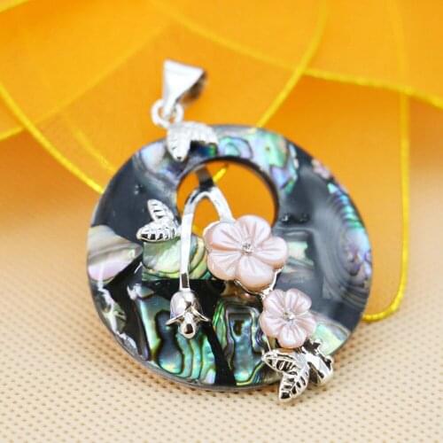 Abalone shells natural colored shells pink flower trim hollow sweater chain pendant female gifts fashion jewelry Korean version