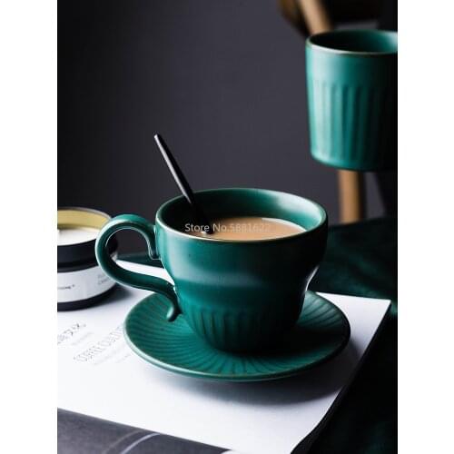 European Vintage Coffee Cup Set Green Creative Luxury with Handle Porcelain Tea Cups Gold Matero Hierba Home Drinkware CC50CC
