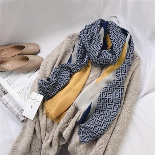 Fashion Autumn Women Viscose Scarf Aztec Geometric Patchwork Beach Hijab Shawls and Wraps Female Foulards Echarpe Muslim Hijab