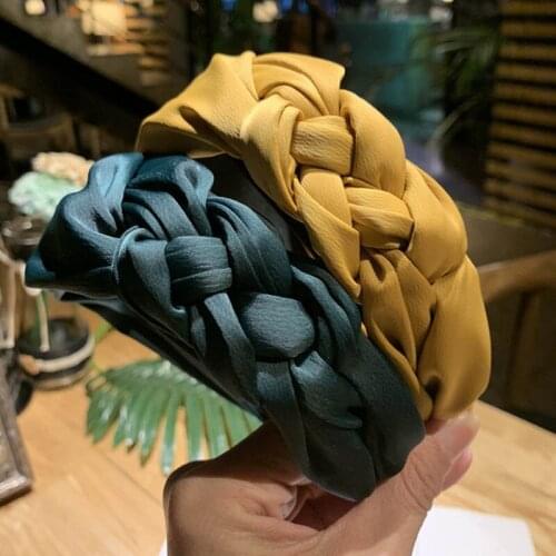 2021 Solid Color Hair Hoop Girls Headwear Fashion Wide Bezel Hair Accessories For Women Twist Thick Velvet Hairband Female Gifts