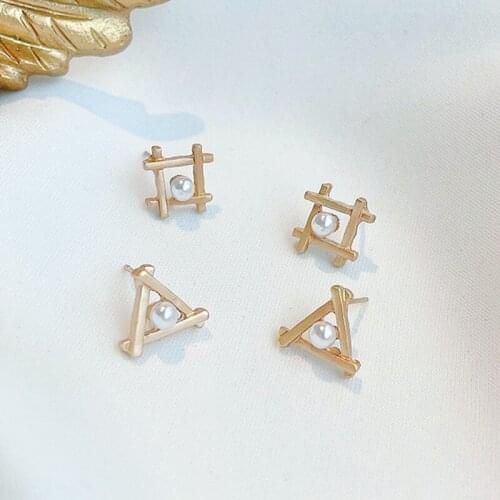 Korean Temperament Net Red Earrings Hollow Square Triangle Ear Studs for Women Cold Style 2021 New Small Pearls Earings Jewelry