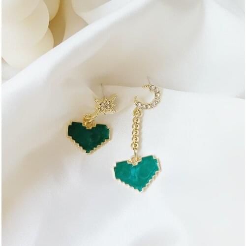 Sweet Girl Earrings 2020 New Net Red Temperament Creative Asymmetric Star Moon Love Mint Green Drop Oil Crystal Earrings Gothic