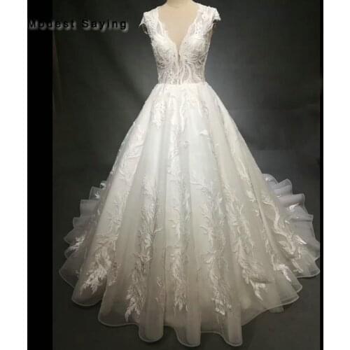 Ivory Royal Luxury Ball Gown Embroidery Wedding Dresses 2018 with Cathedral Train Beaded Church Bridal Gowns vestido de noiva