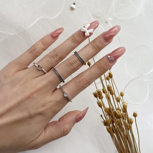 4pcs Vintage Style Antique Retro Male Jewelry Punk Ring Set Female Black Amulet Vintage Norse Rune Rings for Women Men Gift