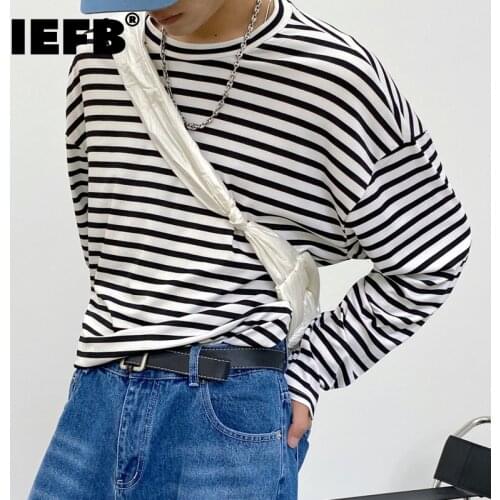 IEFB Autumn Crew Neck Stripe Long Sleeve Mens T-shirt 2021 New Loose Tide Bottomed Tops Couple Pullover Cloth Black White Y8859