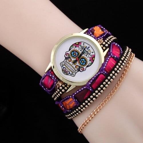 2020 hot products rivet chain ladies watch trend fashion ghost head ladies bracelet watch, retro fashion bracelet ladies watch