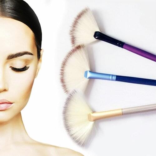 1 PC. Professional Portable Fan Shape Makeup Cosmetic Blending Highlighter Face Contour Loose Cosmetic Powder Brush Tool