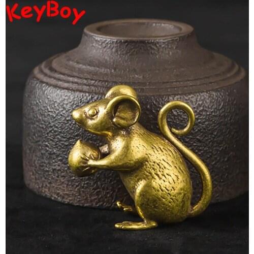 Retro Brass Cute Rat Peach Figurines Keychain Pendant Jewelry Pure Copper Animal Mouse Miniatures Crafts Car Key Chain Hangings