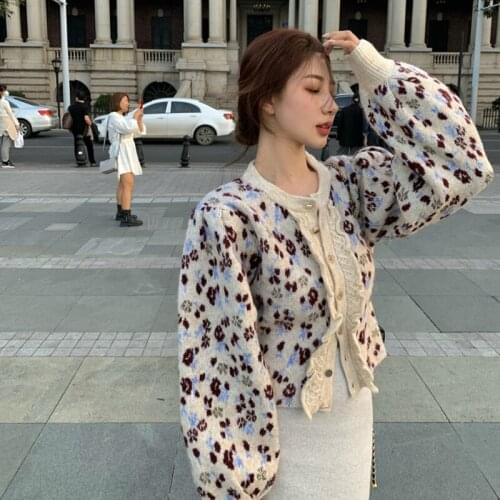 Retro Women Short Knitted Sweater Autumn Winter New Patchwork Floral Wooden Ear Casual Sweet Girl Preppy Style Knitwear Cardigan