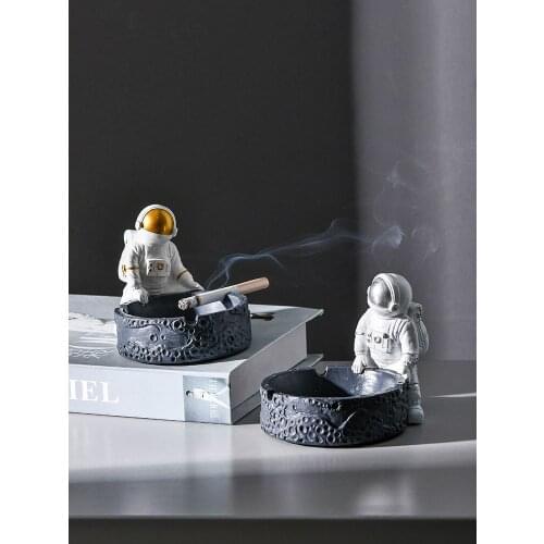 Nordic Astronaut Ashtray Creative Ash Tray Cute Smoking Weed Gift For Boyfriend Home Decoration Accessories