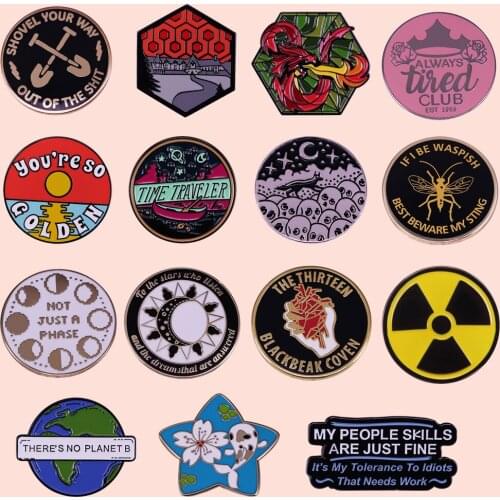 ZF2542 Fashion Clothing Accessories Collection Pin Metal Enamel Brooches For Women Men Lapel Pin Backpack Bags Hat Badge Gifts