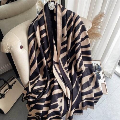 Brand Designer Cashmere Scarf High Quality Foulard Bandana Long Lrage Shawls Wrpas Winter Blanket Pashmina Bandana 2021 New