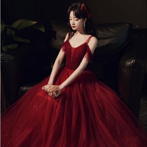 Women Sexy Backless Prom Gown Elegant Tassel Burgundy Spaghetti Strap Wedding Dress Fashion Beading Formal Dress