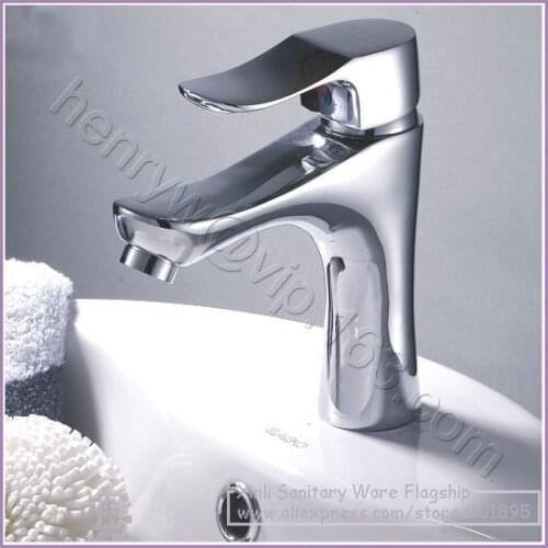 L15700 - Luxury Deck Mounted Chrome Color Brass Material Hot & Cold Water Basin Faucet