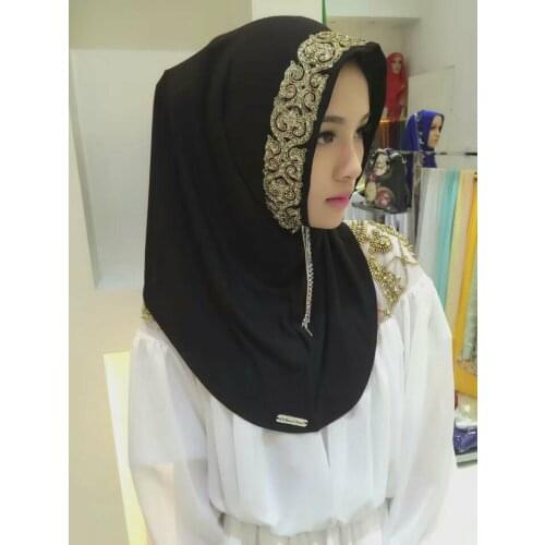 Fashion New elegant beautiful Muslim hijabs muslim scarf high quality women ladies scarves (no underscarf)