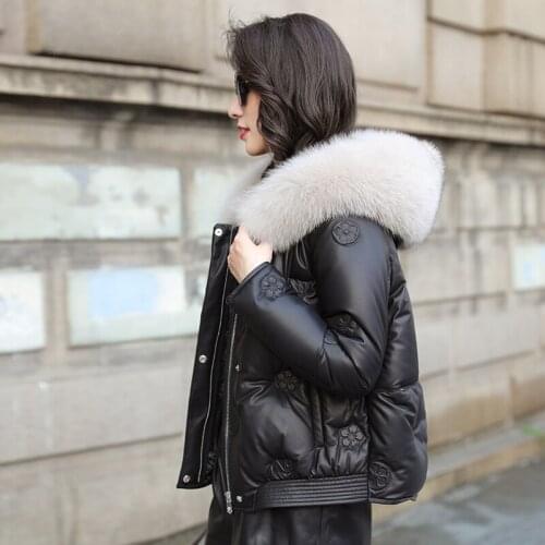 2020 New Winter Leather Down Jacket Women Embossing Short Real Sheepskin Coat Fox Fur Collar Chaqueta De Cuero Mujer WPY2147