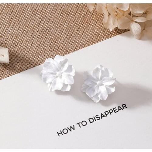 2019 new design fashion jewelry simple white resin flower earrings holiday party earrings for Girls gift for woman