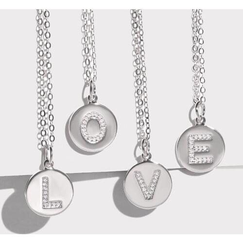 FLOLA DIY 26 Initial Letter Necklace For Women White Stone Disc Alphabet Necklace Pendant Cubic Zirconia Trendy Jewelry nkep15