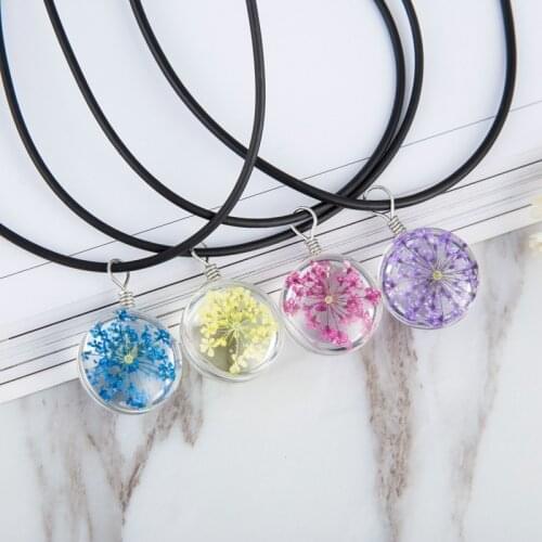 Glass Charms Pendant Necklace Dried Flower Real Dry Flower Round Necklace Gold Chain Necklace for Women Jewelry Fashion Gift