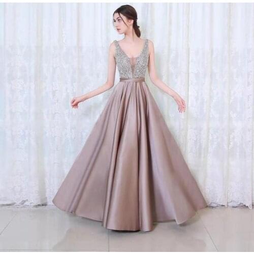 New Arrive V-Neck Beading Bodice Open Back Sleeveless A Line Long Evening Dress Party Elegant White Ivory Red Prom Gowns