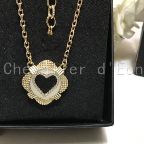 CHEVALIERD'EON Jewelry Pendants