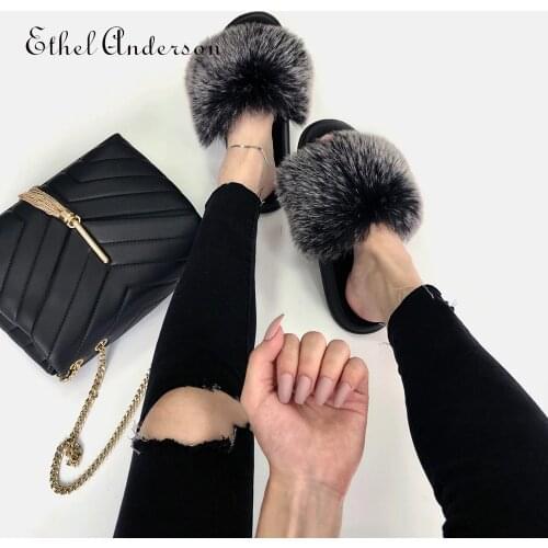 White Furry Faux Fur Flip Flops Beach Slippers Slides For Women Fur Sandals Designer Plush Fluffy Slippers With Fur