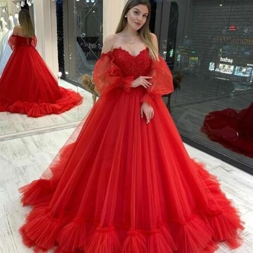 Red Ball Gown Wedding Dresses Sweetheart Off the Shoulder Puffy Sleeves Tiered Skrt Bohemian Princess Bridal Gowns Corset Back