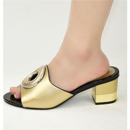 Latest Design Summer Sandals Women Low Shoes Decorated with Appliques Designer Luxury Shoes Women 2020 Slip on high heels pumps