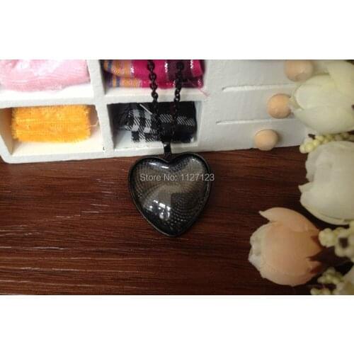 15sets Black Color Pendant Trays 25mm Heart bezel Cup Cabochon Mountings with matched Glass Cabs and Chain with clasp