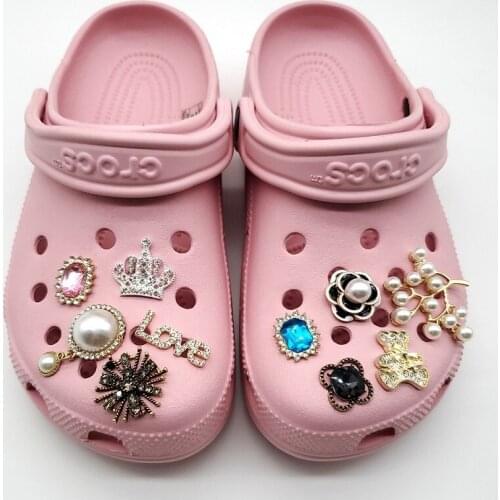 New Brand Shoe Charms Designer Croc Charms Bling Crown Pearl JIBZ Bundle Women Gift for Clog Decaration Metal Luxury Accessories