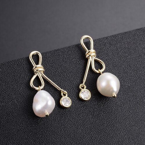 Dorado Cute Irregular Natural Pearls Drop Earrings For Women Party Crystal Bowknot Metal Brincos Sweet Jewelry Gift New Arrival