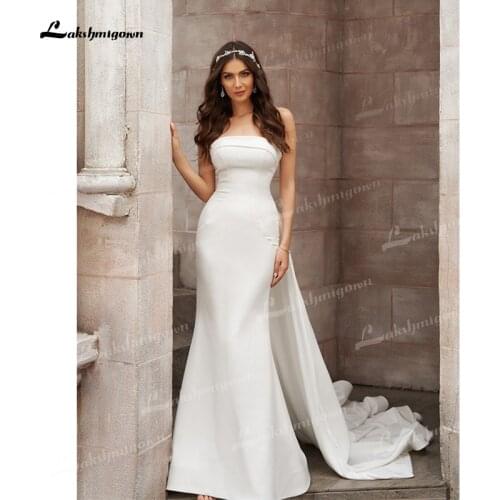 Sheath Soft Satin Wedding Dresses Strapless Sleeveless Off-The-Shoulder Open Back Bow Court Train Bride Gown Built-In Bra Simple