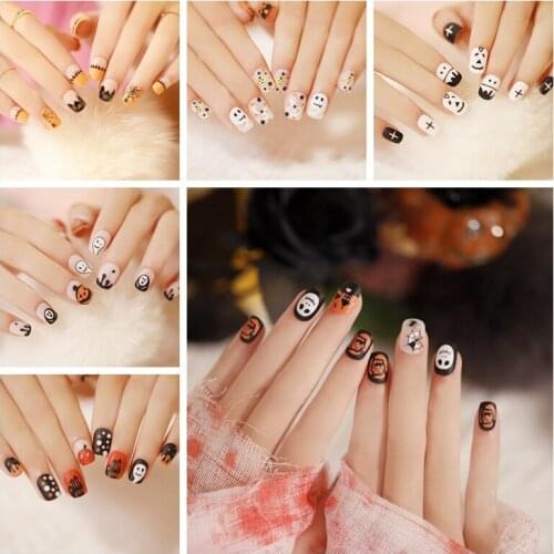 24 Pcs Black White Cartoon Ghost Halloween Fake Nails Pumpkin Head Press On Nail Art Tips Accessories Round Manicure Decoration