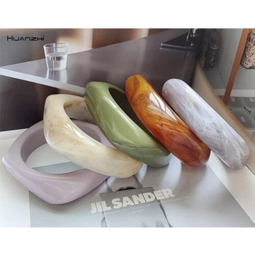 HUANZHI 2021 New Vintage Colorful Acrylic Resin Geometric Square Bangle Minimalist Bracelet for Women Girls Party Travel Jewelry