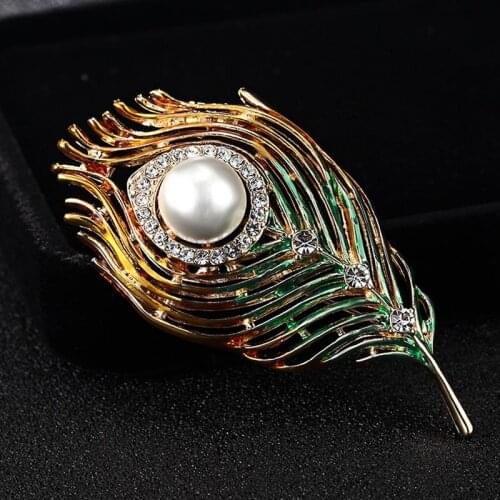 12pcs/lot Men Jewelry Feather Brooch For Men Jewelry Crystal Pin Brooches Pearl Christmas Hijab Accessories Womens Broches Pins